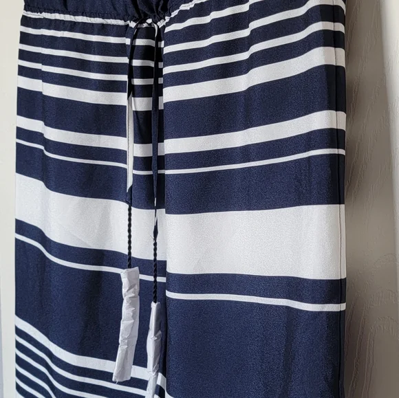 Navy/White Double V Dress 👗 - Picture 3 of 5